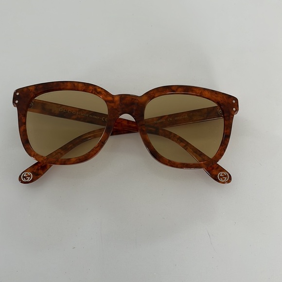 HP 🎉- Gucci Mens sunglasses , GG0571S Havana - Picture 7 of 11